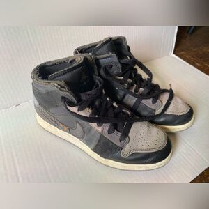 AirJordan1 MidCraft Inside Out Boys Size 4